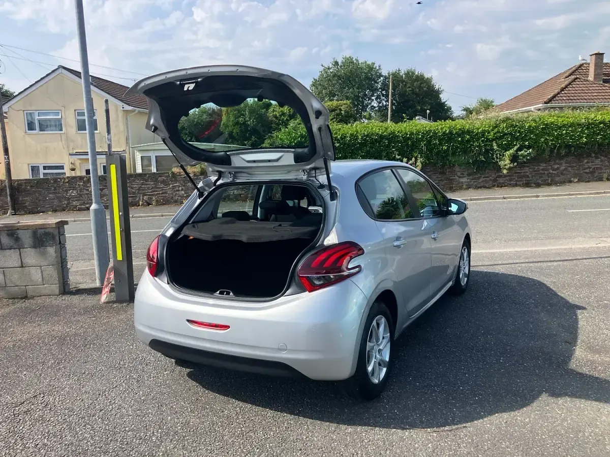 Used Peugeot 208 Active 2016 Silver Hatchback