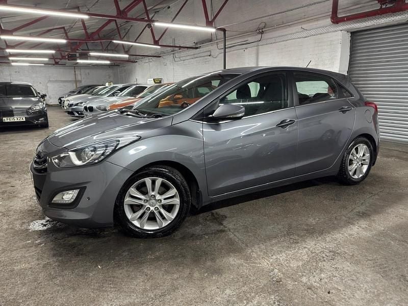 Used Hyundai i30 Style 128 HP (94 kW) 2013 Grey Hatchback