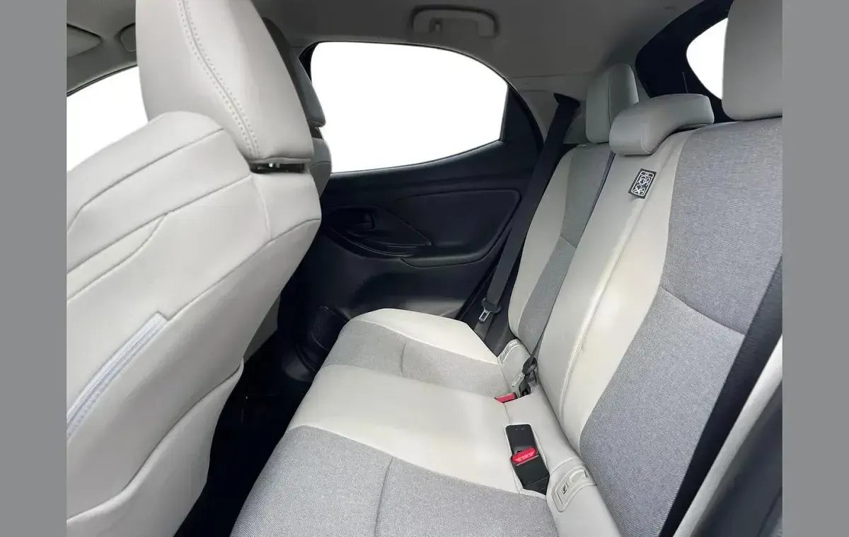 Used Toyota Yaris Hybrid 113 HP (83 kW) 2023 Black Hatchback