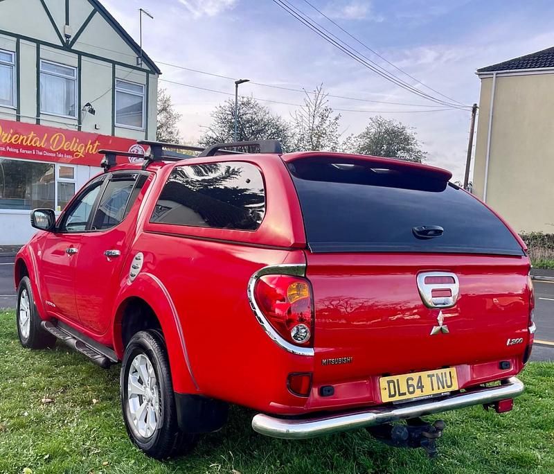 Used Mitsubishi L200 176 HP (129 kW) 2014 Red Pickup
