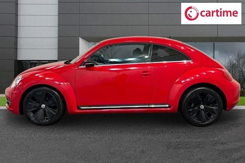 Used VW Beetle Sport 150 HP (110 kW) 2015 Red Hatchback