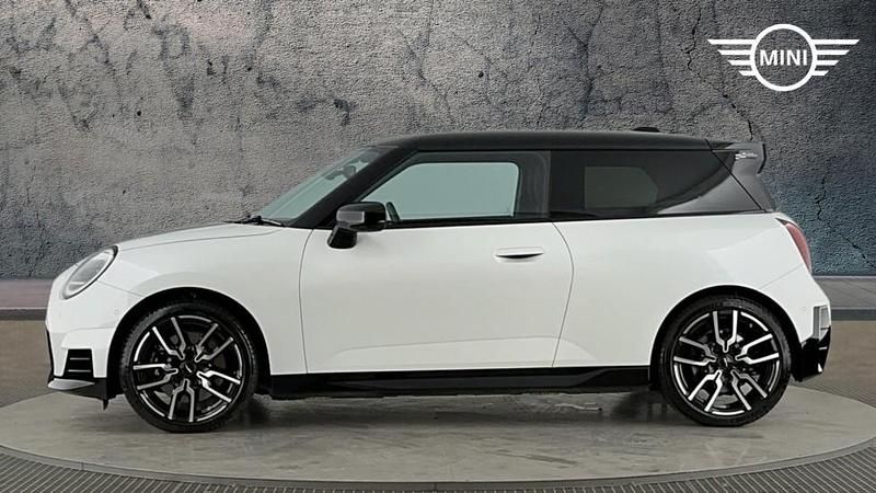 Used Mini Cooper SE Hatch 158 kW (215 HP) 2025 White Hatchback