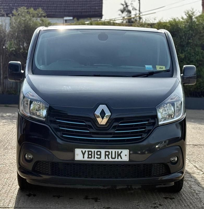 Used Renault Trafic 2019 Black MPV