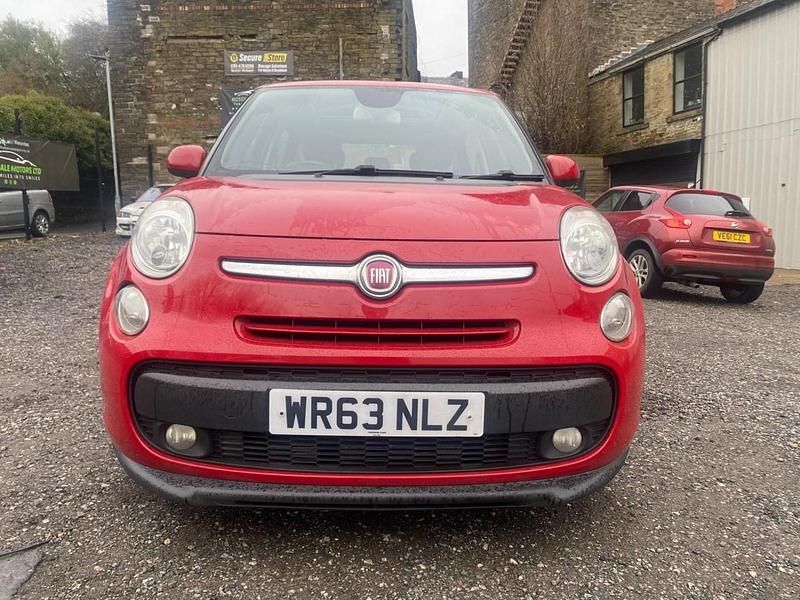 Used Fiat 500L Lounge 105 HP (77 kW) 2013 Red MPV