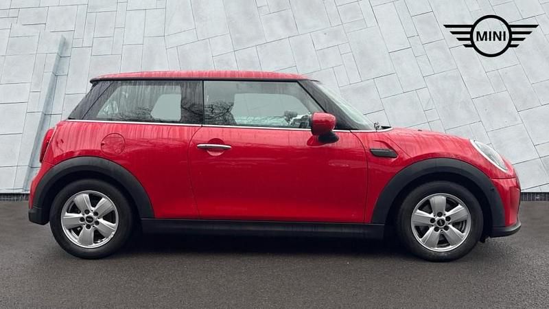 Used Mini Cooper Classic 134 HP (98 kW) 2021 Red Hatchback