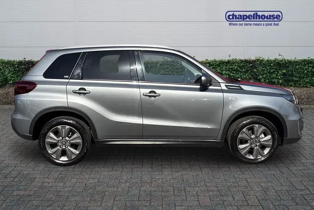 Käytetty Suzuki Vitara SZ-T 2023 Harmaa Katumaasturi