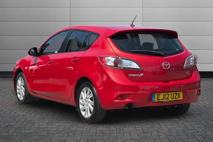 Used Mazda 3 104 HP (76 kW) 2012 Velocity red Hatchback