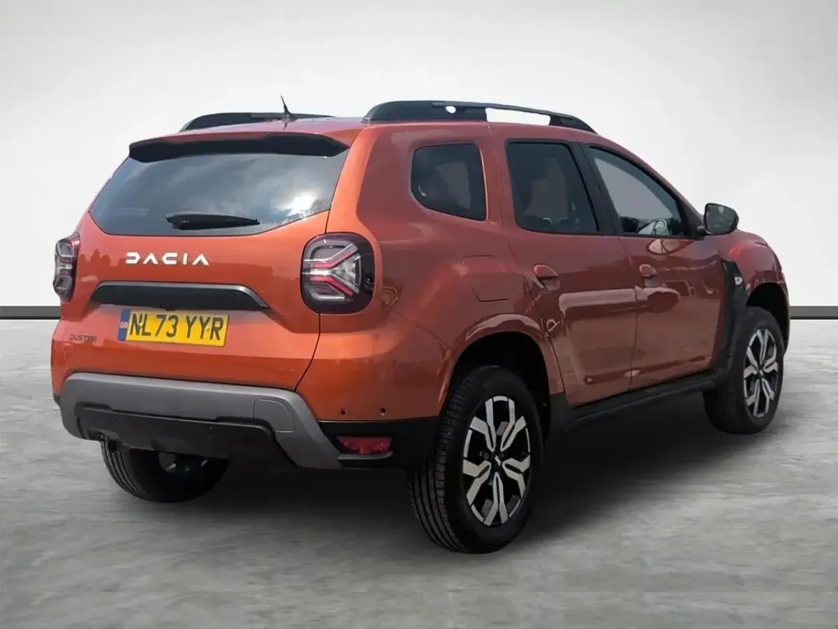 Used Dacia Duster Journey 89 HP (65 kW) 2023 Orange SUV