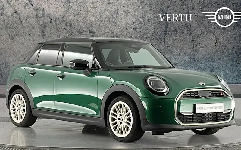 Used Mini Cooper Exclusive 204 HP (150 kW) 2024 Hatchback