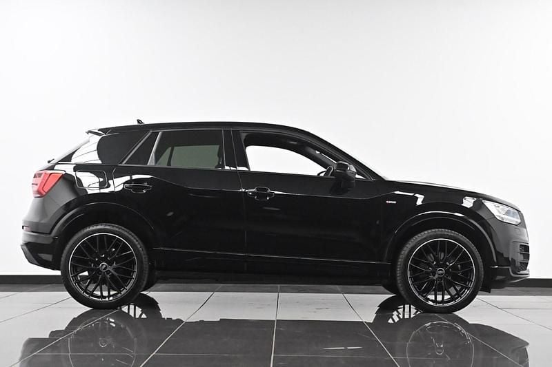 Begagnad Audi Q2 Black Edition 150 HK (110 kW) 2019 Svart SUV