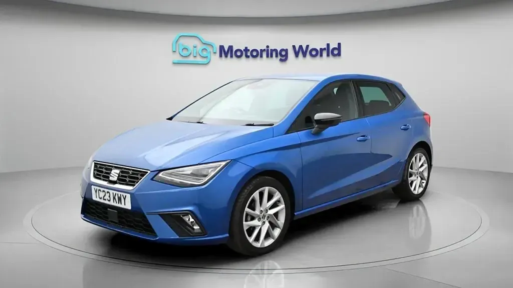 Używany Seat Ibiza FR 80 KM (58 kW) 2023 Niebieski Hatchback