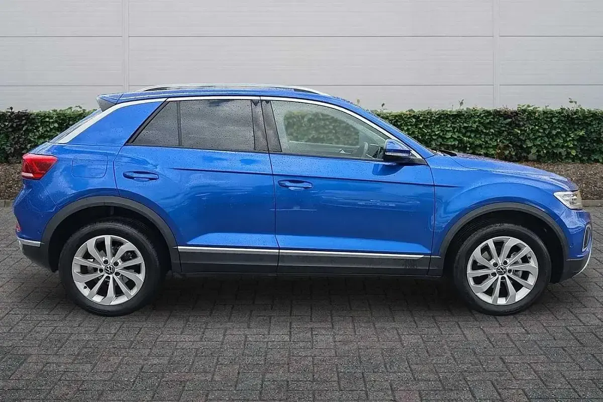 Used VW T-Roc Style 150 HP (110 kW) 2024 Blue SUV