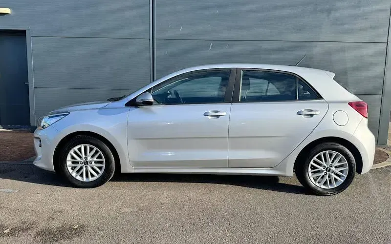 Used Kia Rio 84 HP (61 kW) 2020 Hatchback