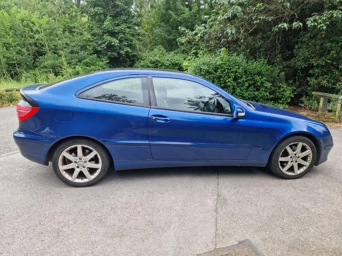 Used Mercedes C230 SE 2003 Blue Coupe