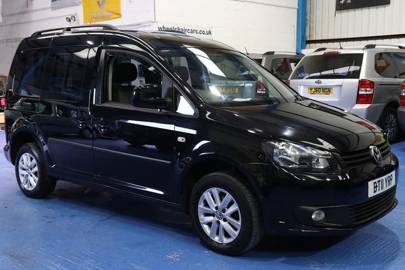 Used VW Caddy Maxi Life Life 102 HP (75 kW) 2011 MPV