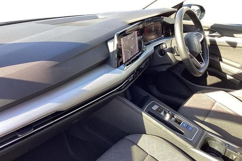 Used VW Golf VIII Life 150 HP (110 kW) 2023 Urano grey Hatchback