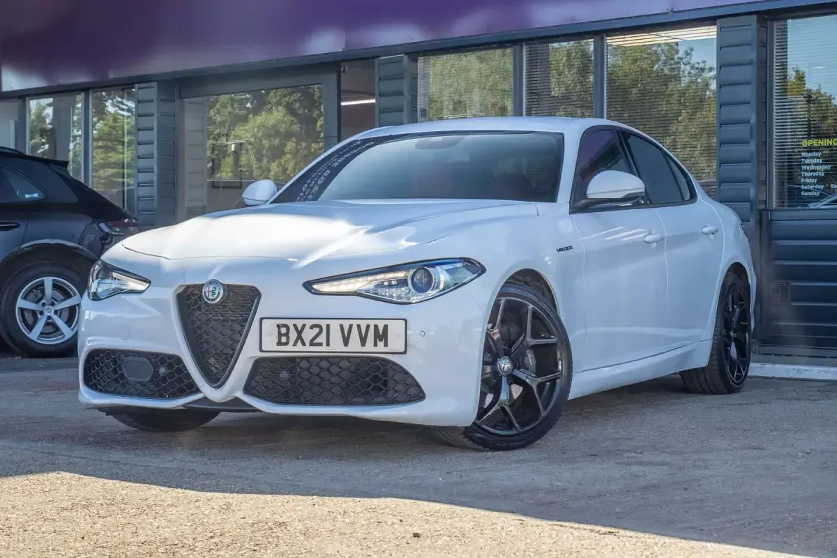 Used Alfa Romeo Giulia Saloon Veloce 280 HP (205 kW) 2021 White Sedan
