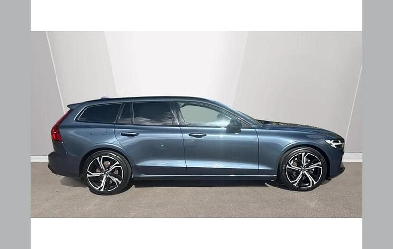 Used Volvo V60 Ultra 197 HP (144 kW) 2025 Blue Estate
