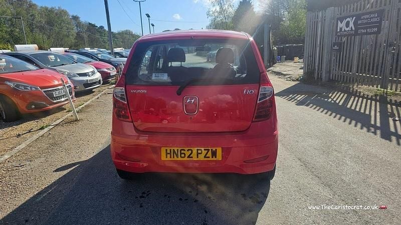 Used Hyundai i10 Classic 85 HP (62 kW) 2012 Red Hatchback