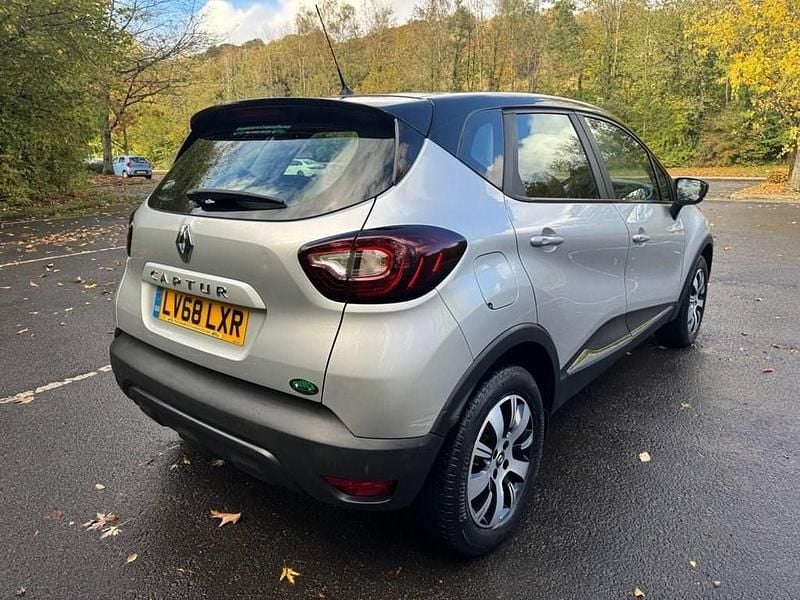 Used Renault Captur Play 90 HP (66 kW) 2018 Silver SUV