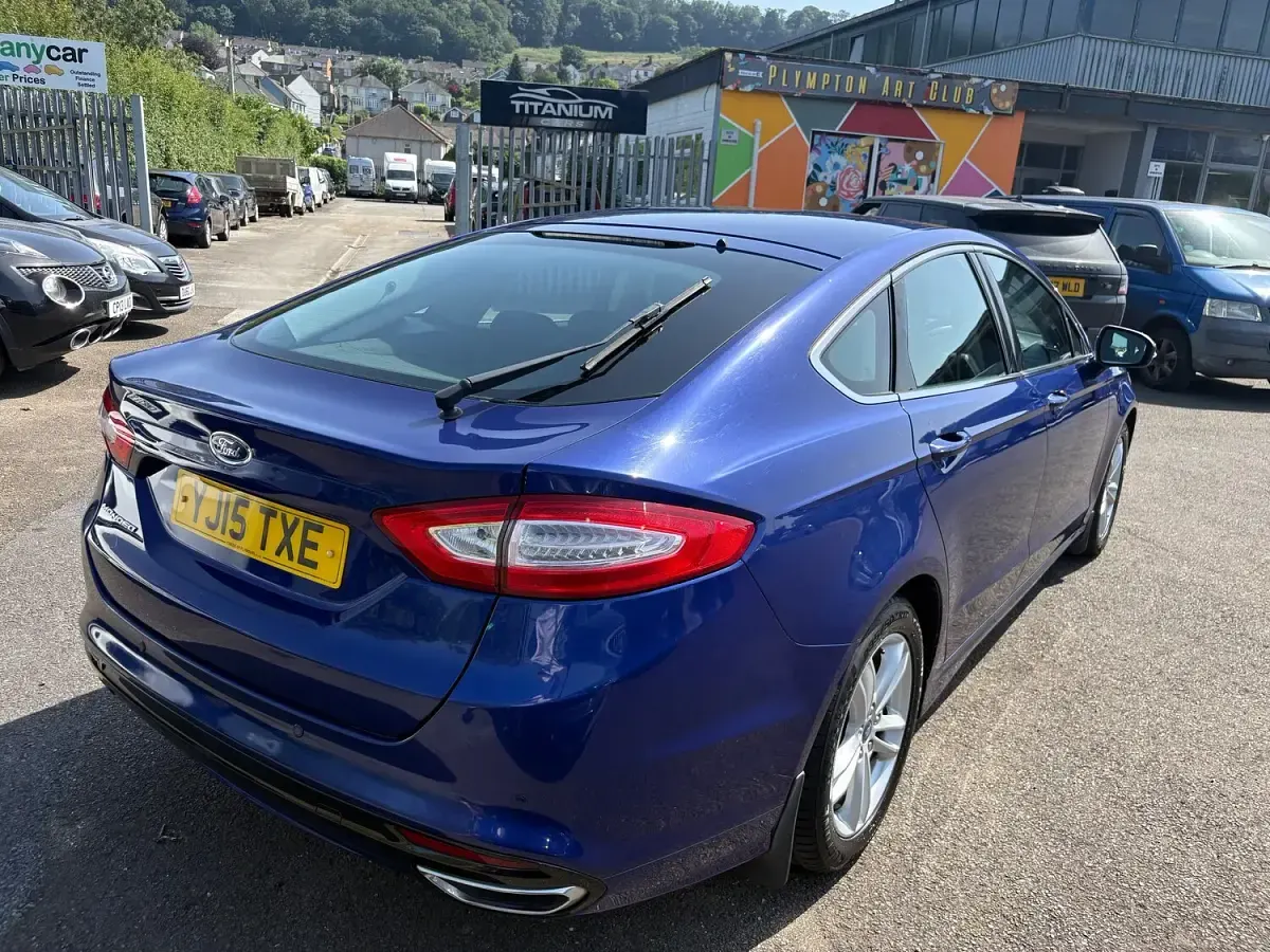 Used Ford Mondeo Titanium 180 HP (132 kW) 2015 Blue Hatchback