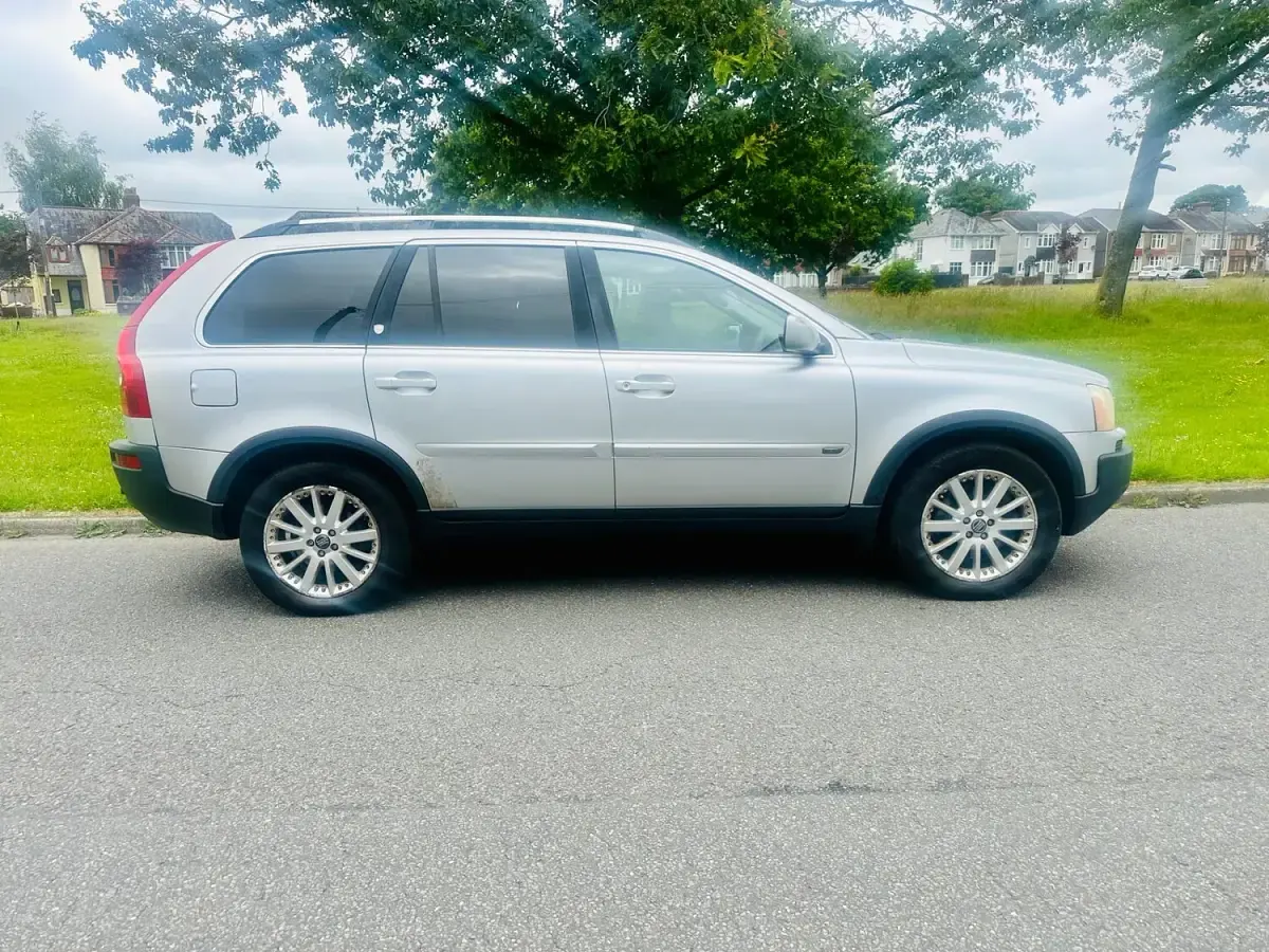 Used Volvo XC90 Executive 185 HP (136 kW) 2004 Silver SUV