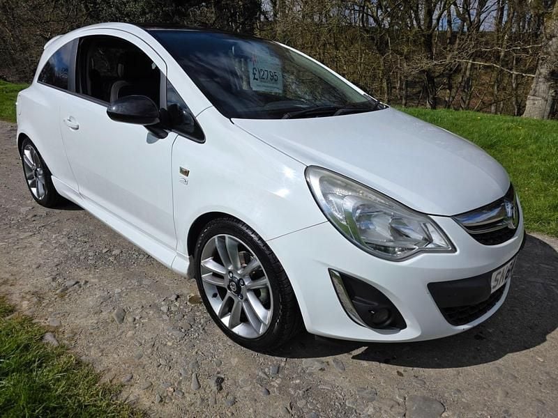 Używany Vauxhall Corsa Edition 2014 Biały Hatchback