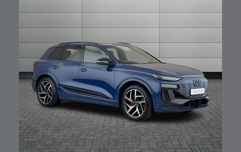 Blue Used 2024 Audi Q6 e-tron Advanced SUV | £59,991 (Good price) - Image 1/4