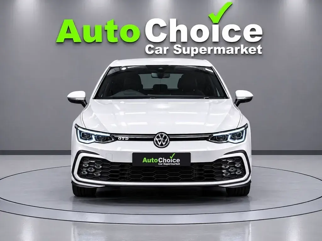 Begagnad VW Golf VIII GTD 200 HK (147 kW) 2023 Vit Halvkombi