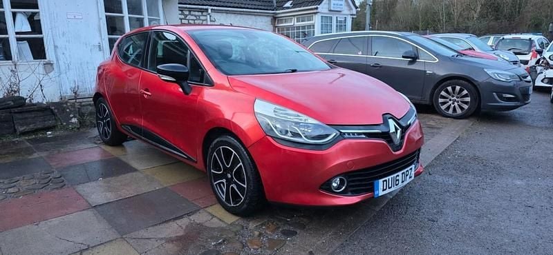 Used Renault Clio IV Dynamique 2016 Red Hatchback