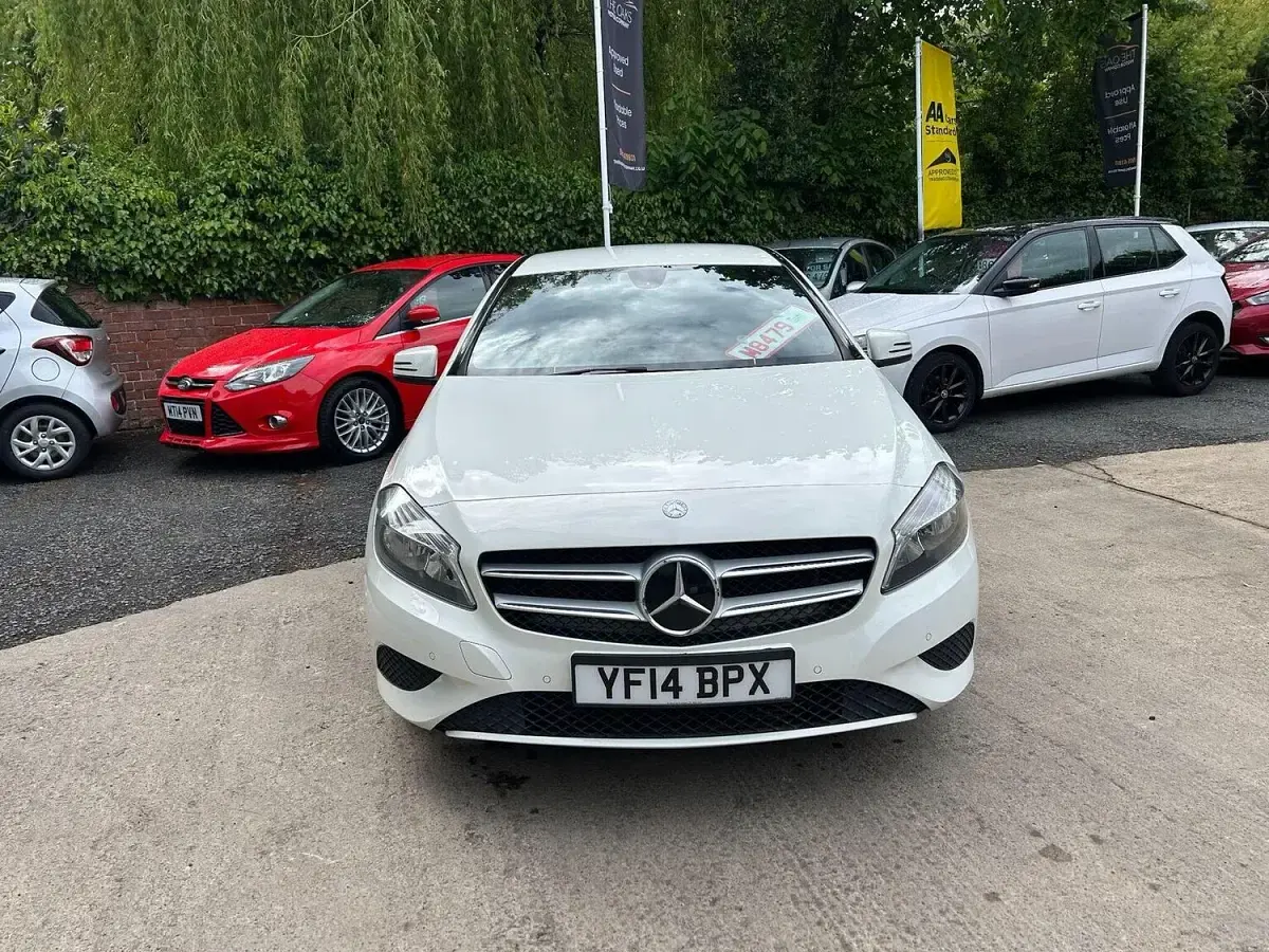 Used Mercedes A180 2014 White Hatchback
