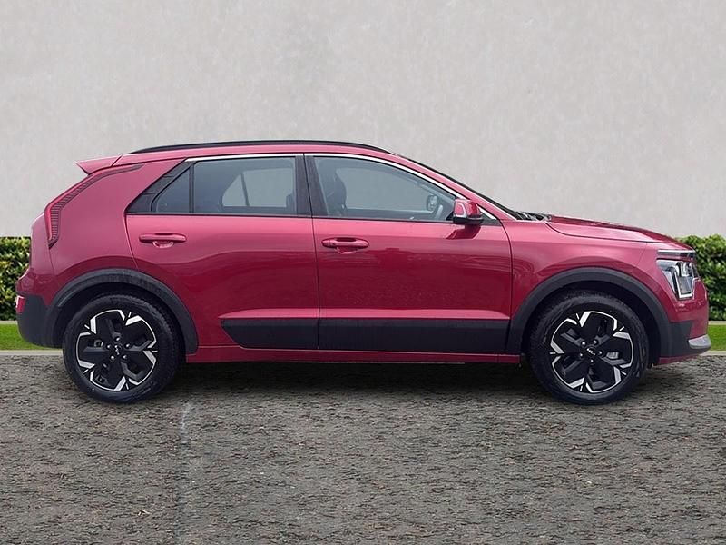 Used Kia Niro 150 kW (204 HP) 2024 Red SUV