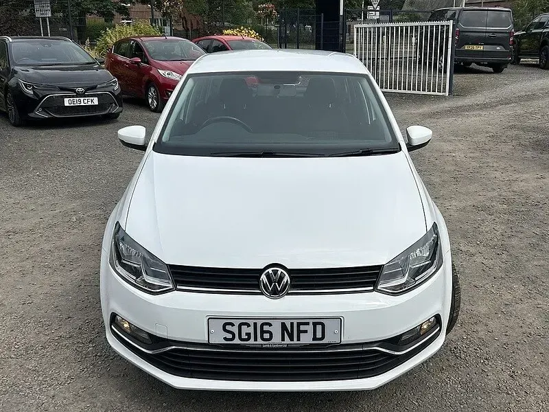 Used VW Polo SE 90 HP (66 kW) 2016 White Hatchback