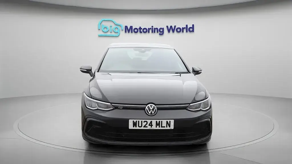 Second-hand VW Golf VIII R-line 150 CP (110 kW) 2024 Gri Hatchback