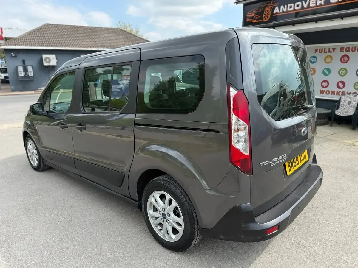 Used Ford Grand Tourneo Connect Zetec 2018 Grey MPV