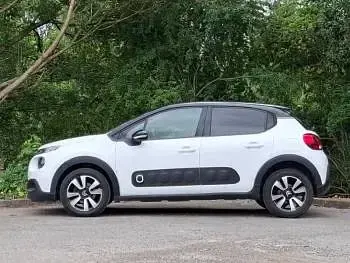 Used Citroën C3 Flair 100 HP (73 kW) 2017 White Hatchback
