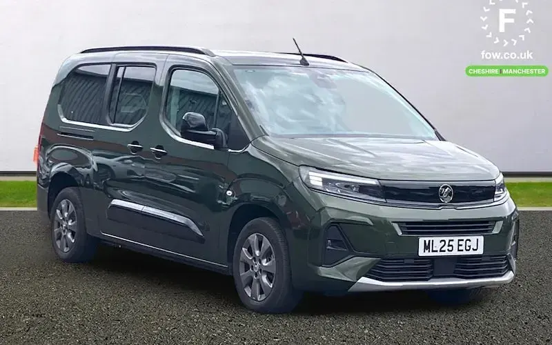 Used Vauxhall Combo Ultimate 100 kW (136 HP) 2025 MPV