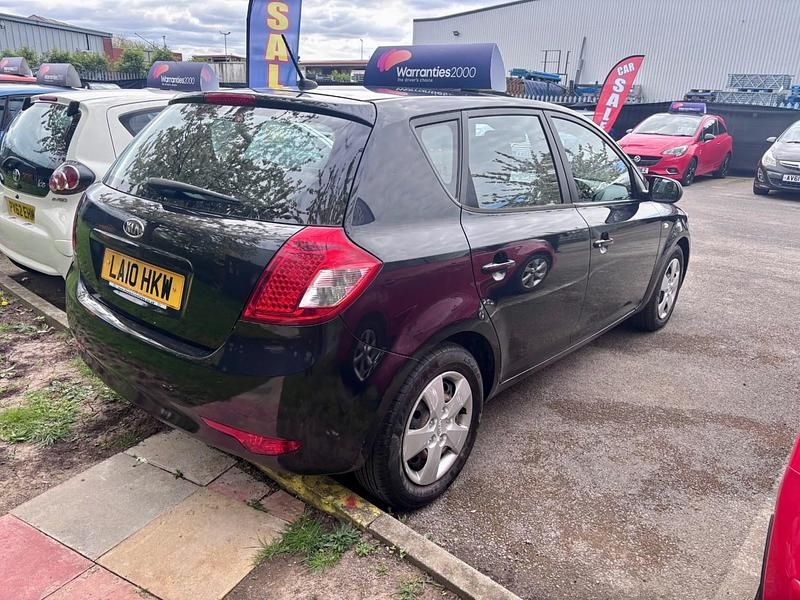 Usado Kia Ceed 2010 Preto Citadino