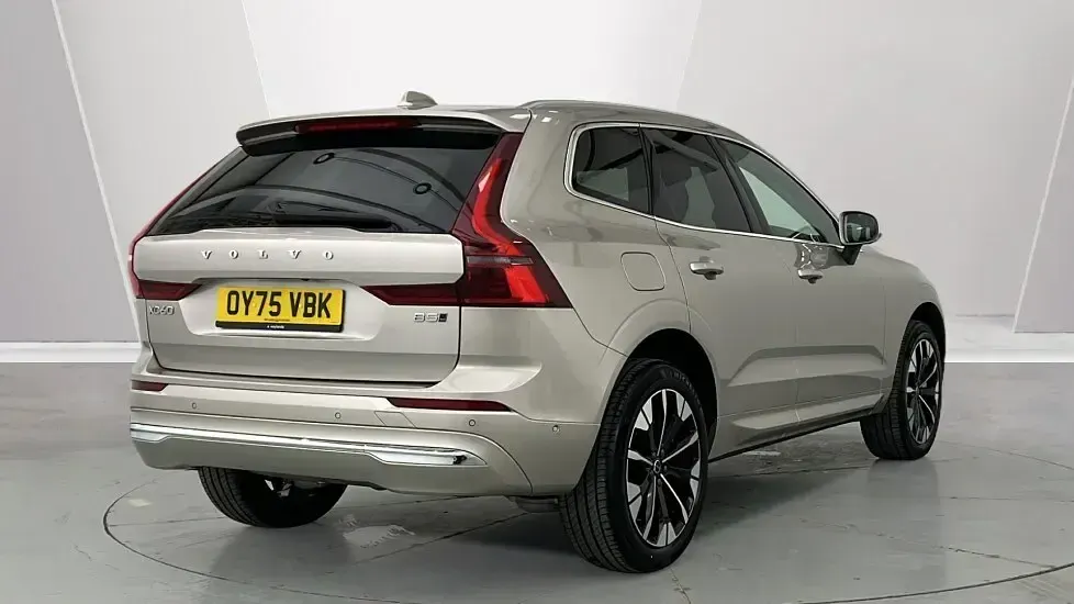 Używany Volvo XC60 Ultra 247 KM (181 kW) 2025 Złoty SUV
