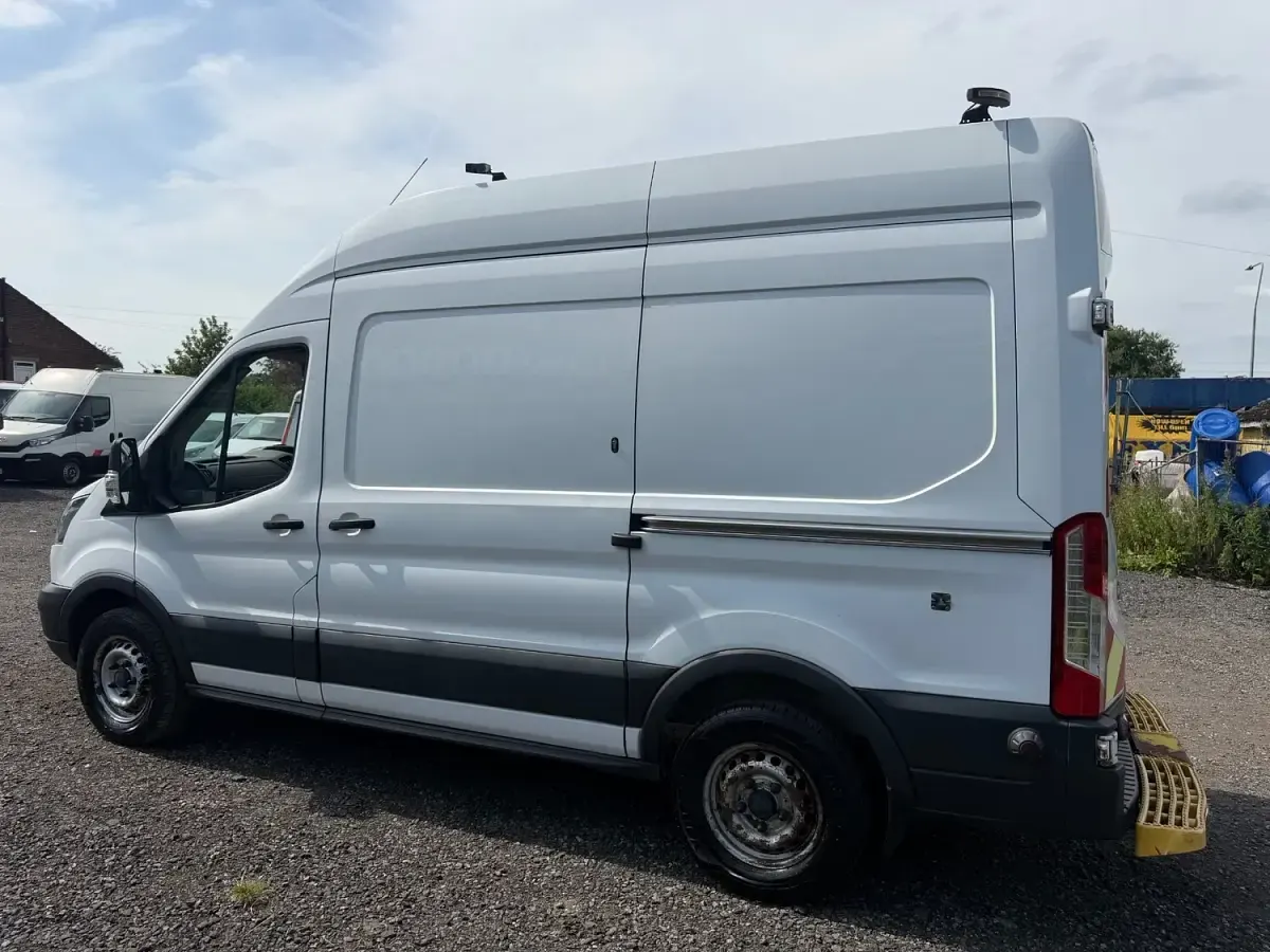 Used Ford Transit 130 HP (95 kW) 2018 White Van