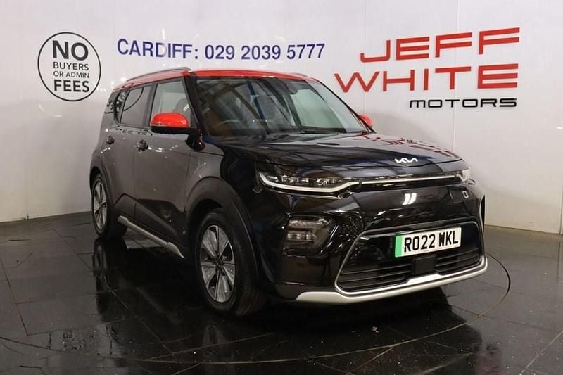 Black Used 2022 Kia Soul EV 2 SUV | £14,988 (Fair price) - Image 1/4