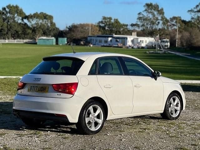 Used Audi A1 Sportback Sport 116 HP (85 kW) 2017 White Hatchback