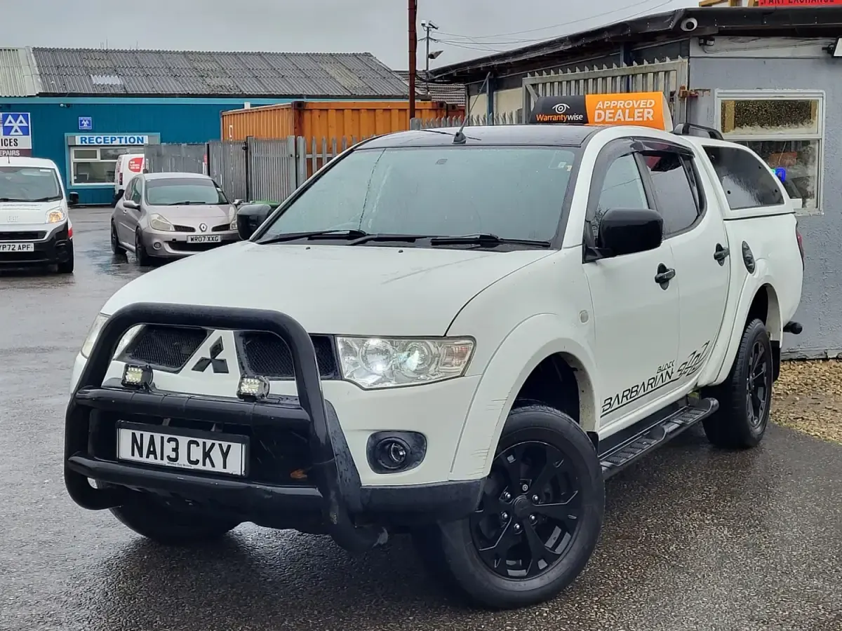 Używany Mitsubishi L200 176 KM (129 kW) 2013 Biały Pickup