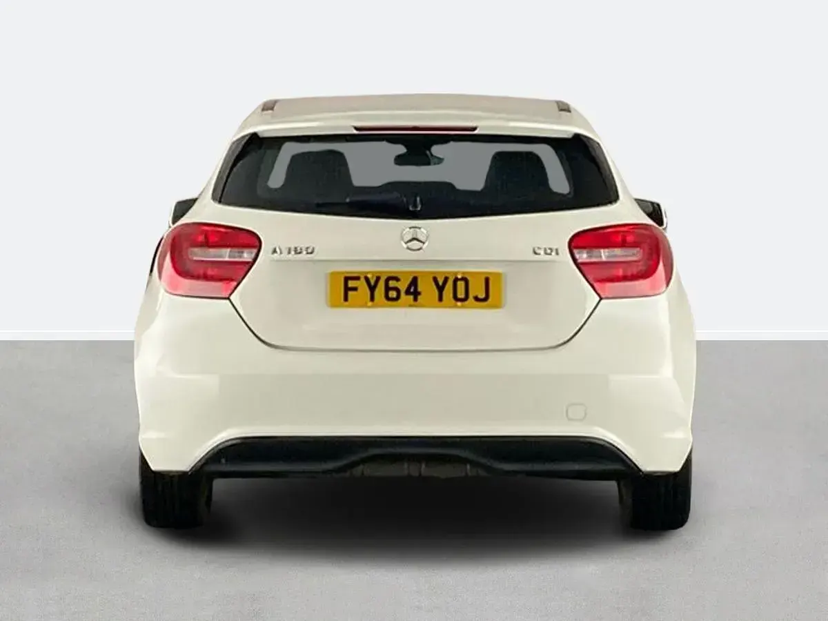 Used Mercedes A180 SE 2014 White Hatchback