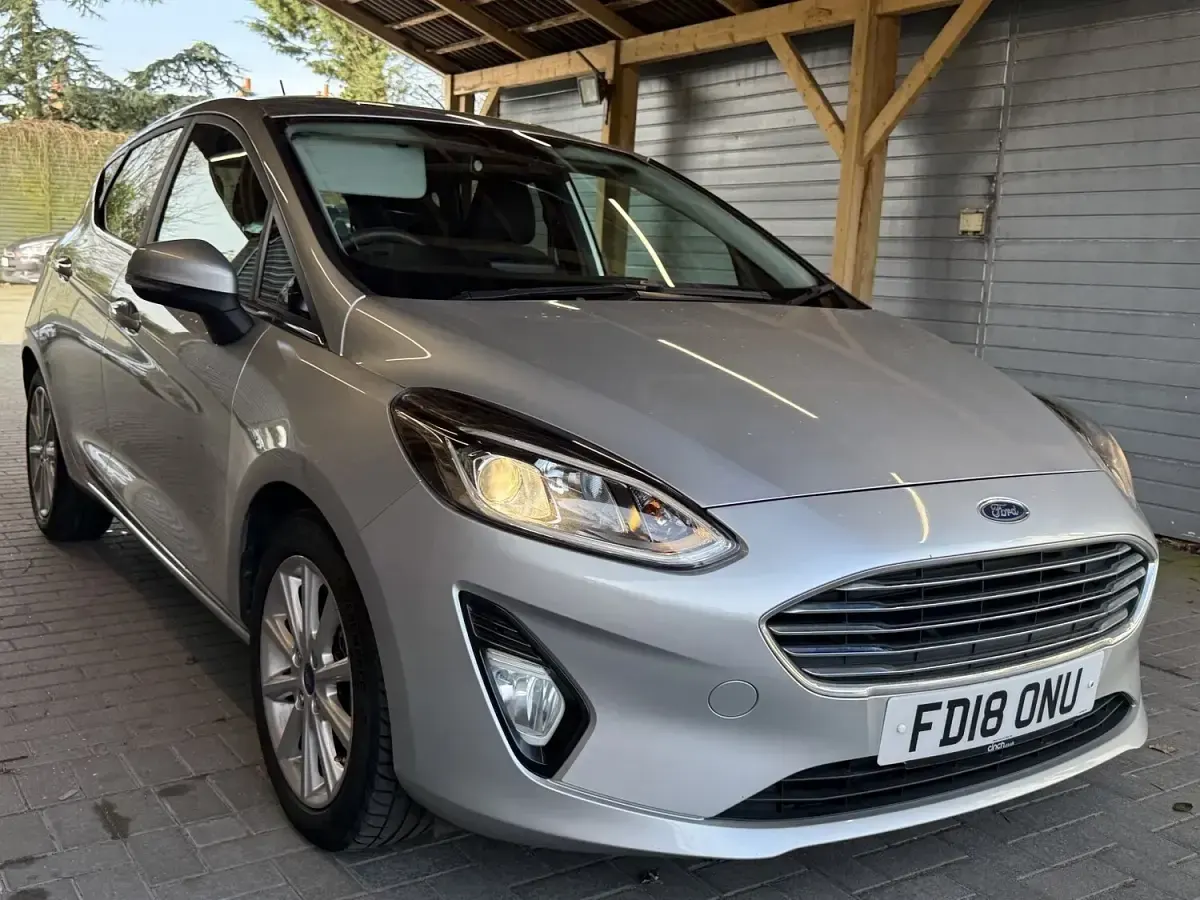 Used Ford Fiesta Titanium 99 HP (72 kW) 2018 Silver Hatchback