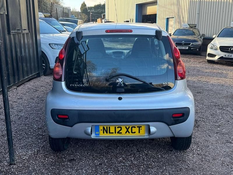 Used Peugeot 107 Active 68 HP (50 kW) 2012 Silver Hatchback