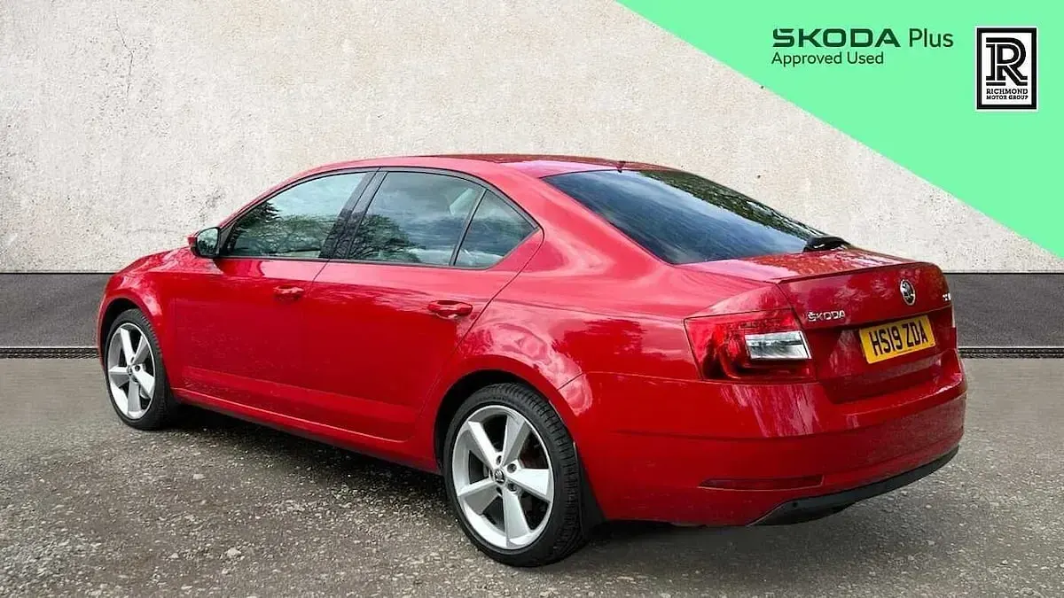 Usado Skoda Octavia SE L 187 CV (137 kW) 2019 Rojo Utilitario