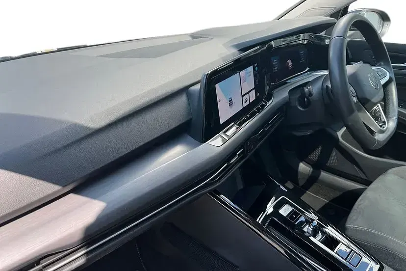 Used VW Golf VIII Style 148 HP (108 kW) 2023 Deep black Estate