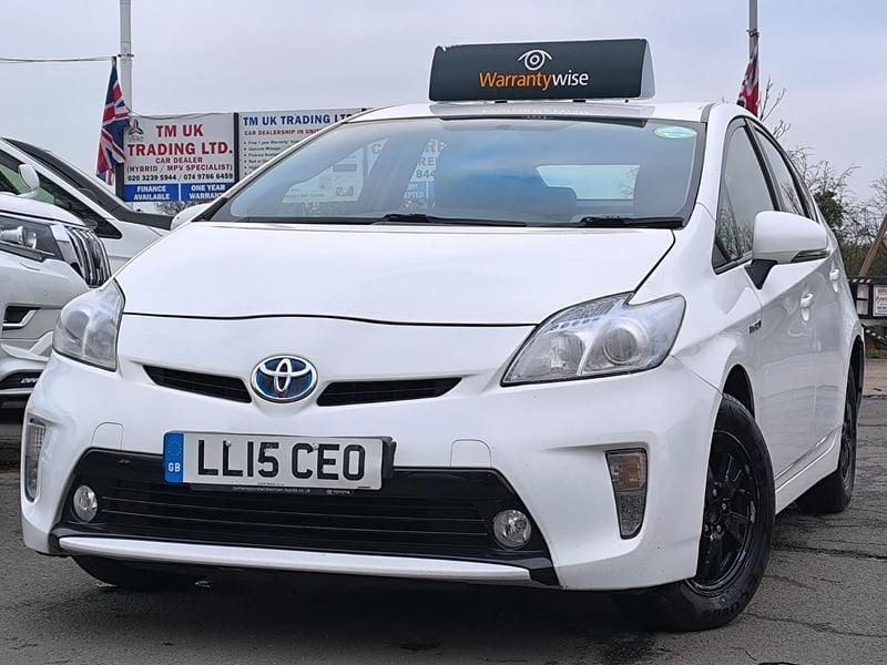 Used Toyota Prius T3 2015 White Hatchback
