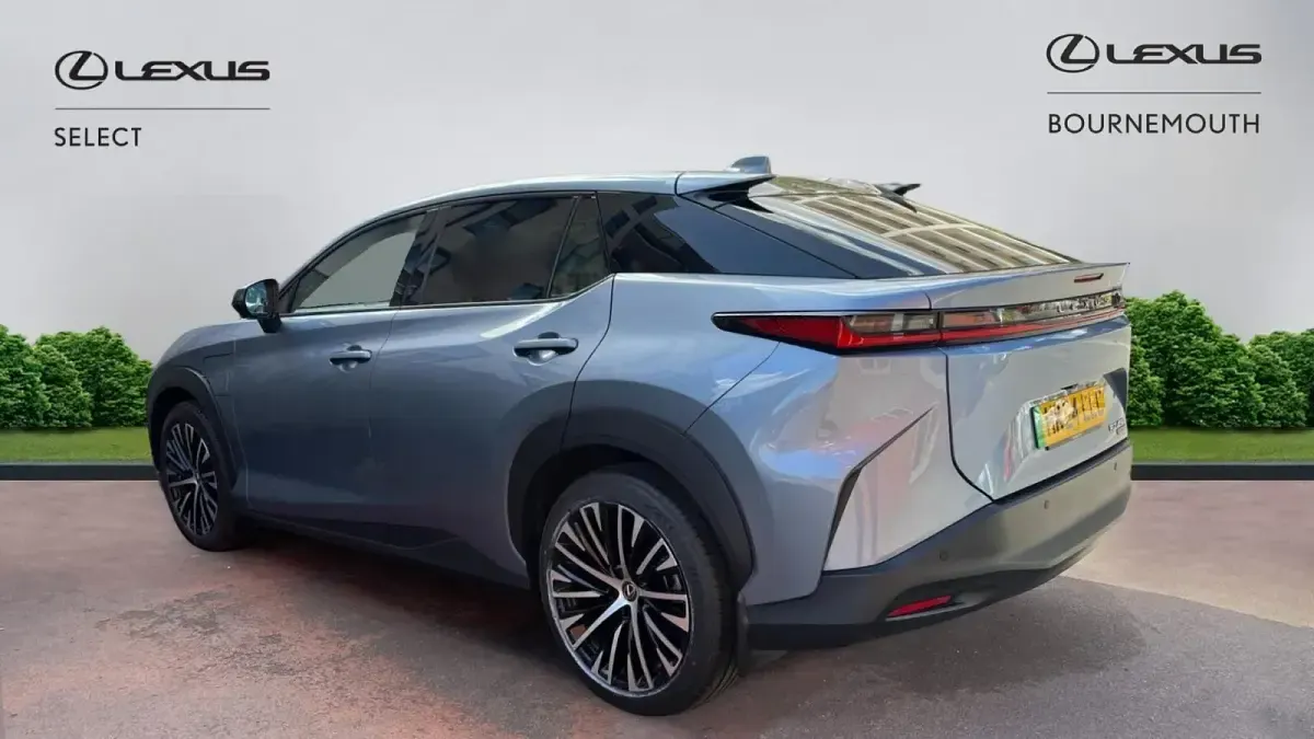 Käytetty Lexus RZ 450e 230 kW (313 HP) 2024 Sininen Katumaasturi